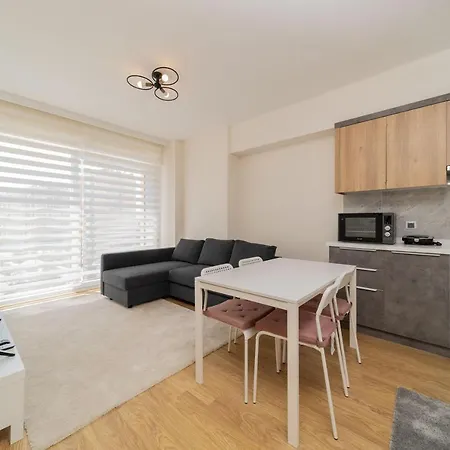 Apartmán Modern Flat With Shared Pool In Kepez *
